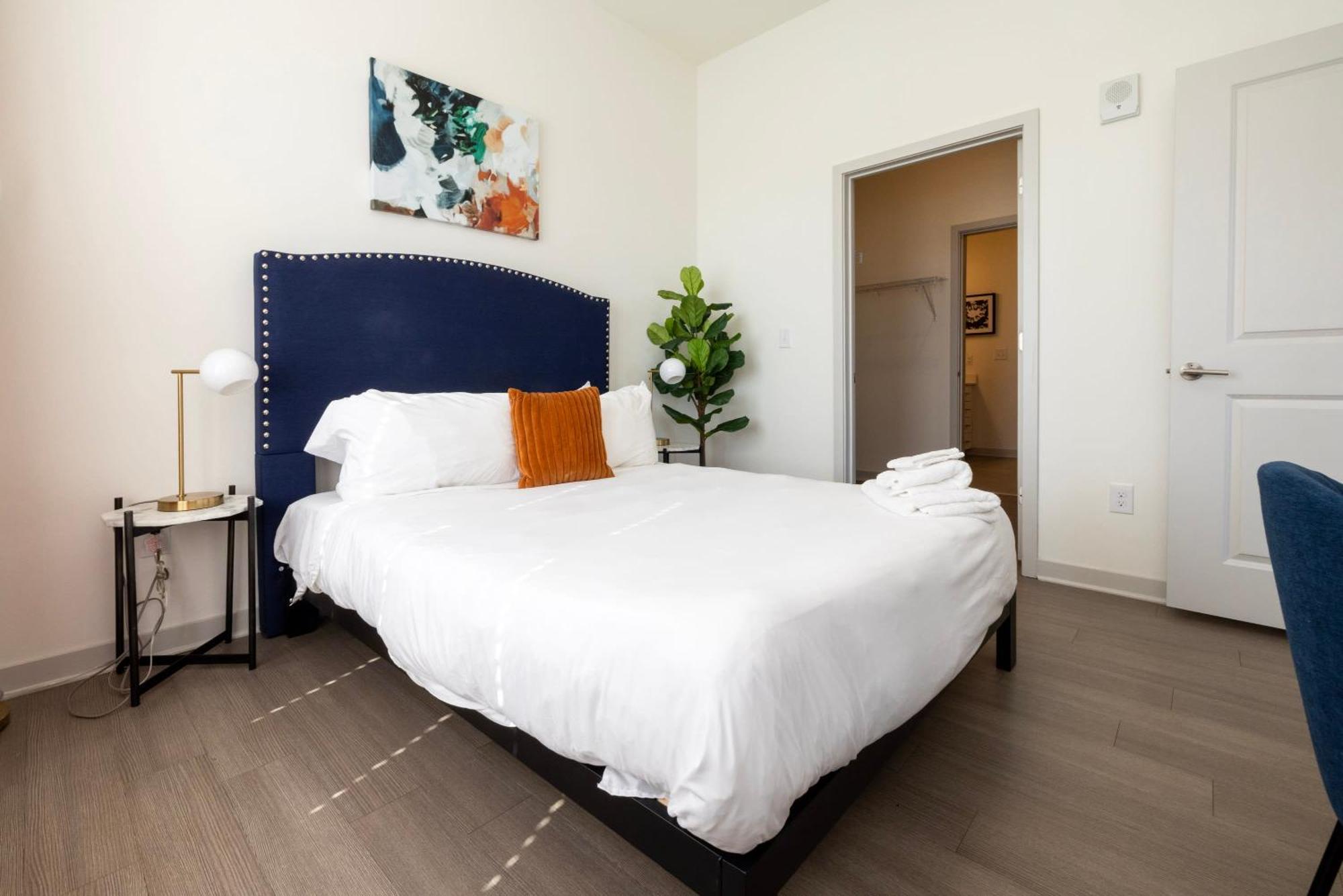Apartment Modern Nulu 2br By Cozysuites 04 Louisville