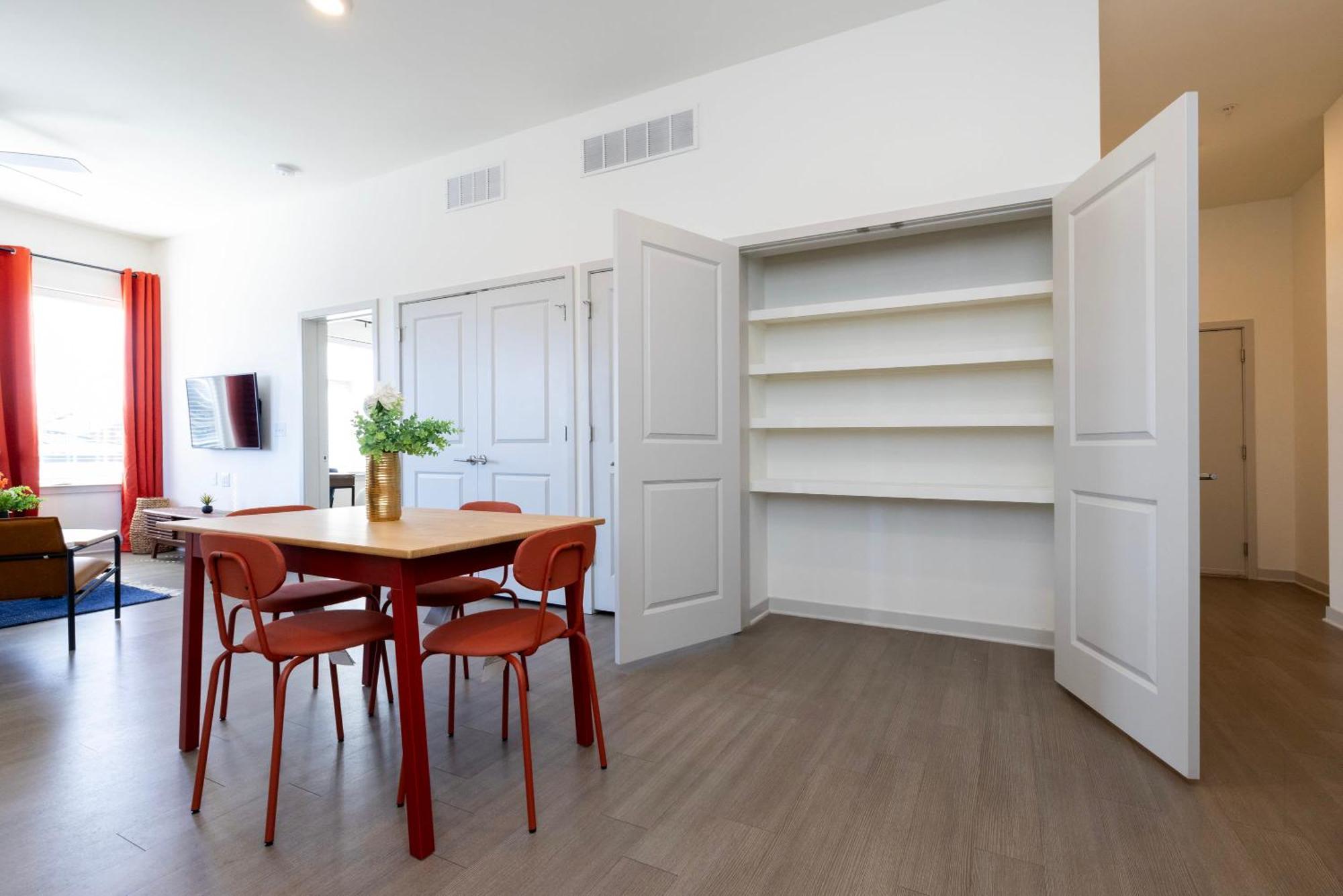 Modern Nulu 2br By Cozysuites 04 * Louisville